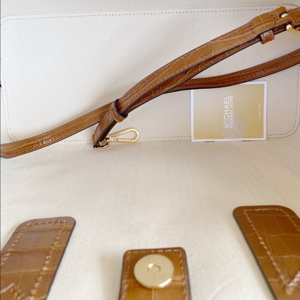 Gaby’sBags👜💕-NWT Michael Kors Tote Stripe cream - Picture 5 of 6